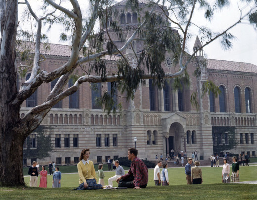 Royce Quad 1940s. Photo credit: UCLA