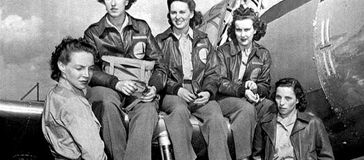 Cornelia Clark Fort and fellow female pilots